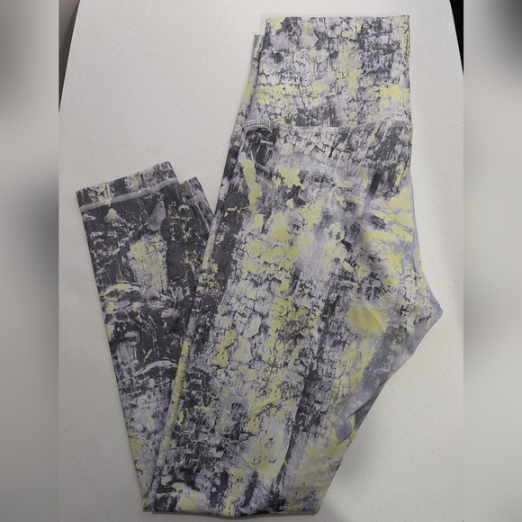 lululemon athletica Pants - Lululemon Wunder Train High-Rise 25"